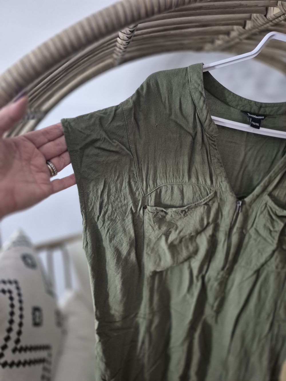 Trendsetter Olive Green Midi Dress with Zip Front Confort - Picture 5 of 7